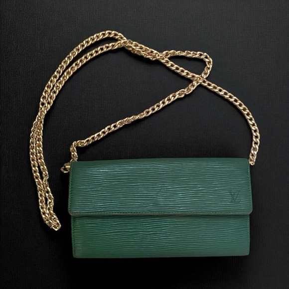 Louis Vuitton Handbags - Authentic Louis Vuitton Sarah Epi leather wallet on chain green gold